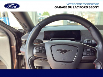 Photo 8 du bon plan FORD Mustang Mach-E 269ch Standard Range 76kWh AWD 9cv occasion à 29990 €