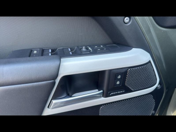 Photo 17 du bon plan LAND-ROVER Defender 110 2.0 P400e X-Dynamic HSE occasion à 82490 €