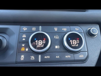 Photo 24 du bon plan LAND-ROVER Defender 110 2.0 P400e X-Dynamic HSE occasion à 82490 €
