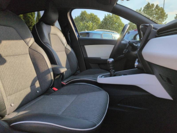 Photo 16 du bon plan RENAULT Clio 1.0 TCe 90ch Techno - 24 occasion à 14490 €