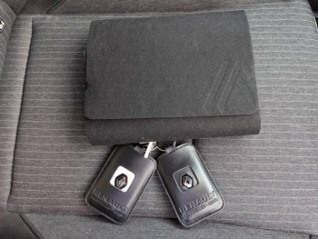 Photo 33 du bon plan RENAULT Clio 1.0 TCe 90ch Techno - 24 occasion à 14490 €