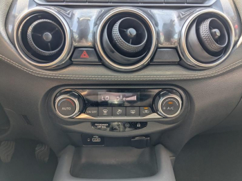 Photo 18 du bon plan NISSAN Juke 1.0 DIG-T 117ch N-Connecta occasion à 12990 €