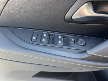 Photo 12 du bon plan PEUGEOT 208 1.2 PureTech 100ch S&S GT occasion à 14990 €