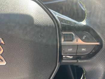 Photo 14 du bon plan PEUGEOT 208 1.2 PureTech 100ch S&S GT occasion à 14990 €