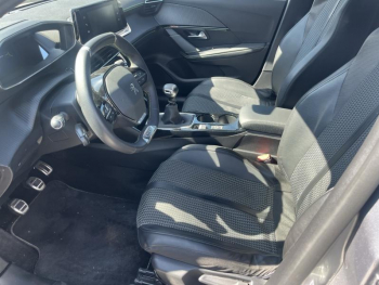 Photo 21 du bon plan PEUGEOT 208 1.2 PureTech 100ch S&S GT occasion à 14990 €
