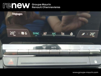 Photo 30 du bon plan RENAULT Austral 1.2 E-Tech full hybrid 200ch Iconic occasion à 25999 €