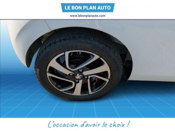 Photo 9 du bon plan PEUGEOT 108 1.2 PureTech Allure 3p occasion à 5490 €