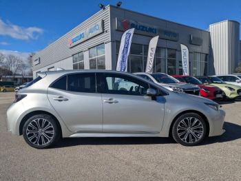 Photo 12 du bon plan TOYOTA Corolla 122h Design occasion à 17490 €