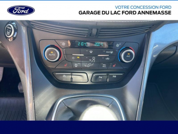 Photo 24 du bon plan FORD Kuga 2.0 TDCi 150ch Stop&Start Vignale 4x2 Euro6.2 occasion à 17890 €