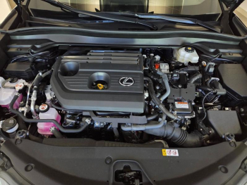 Photo 20 du bon plan LEXUS UX 300h F SPORT Design 2WD MC25 occasion à 36900 €