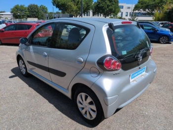 Photo 3 du bon plan TOYOTA Aygo 1.0 VVT-i 68ch Dynamic 5p occasion à 5980 €