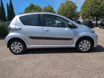 Photo 5 du bon plan TOYOTA Aygo 1.0 VVT-i 68ch Dynamic 5p occasion à 5980 €