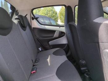 Photo 16 du bon plan TOYOTA Aygo 1.0 VVT-i 68ch Dynamic 5p occasion à 5980 €