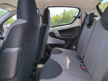 Photo 19 du bon plan TOYOTA Aygo 1.0 VVT-i 68ch Dynamic 5p occasion à 5980 €