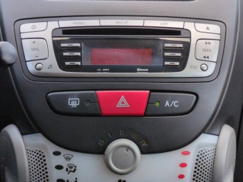 Photo 21 du bon plan TOYOTA Aygo 1.0 VVT-i 68ch Dynamic 5p occasion à 5980 €