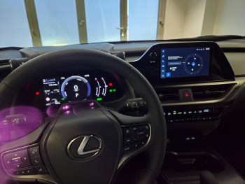 Photo 4 du bon plan LEXUS UX 300h F SPORT Design 2WD MC25 occasion à 32490 €