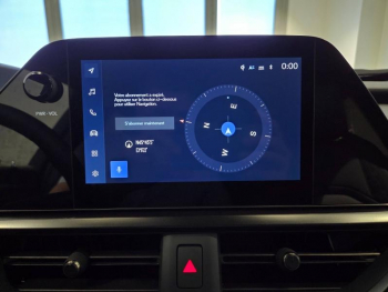 Photo 6 du bon plan LEXUS UX 300h F SPORT Design 2WD MC25 occasion à 32490 €