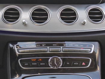 Photo 22 du bon plan MERCEDES-BENZ Classe E 220 d 194ch Executive 9G-Tronic occasion à 21900 €