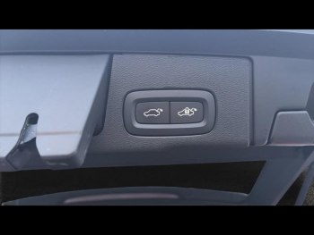 Photo 8 du bon plan VOLVO XC60 T6 Hybride Rechargeable 253 + 145ch Ultra Style Dark Geartronic 8 AWD occasion à 54990 €