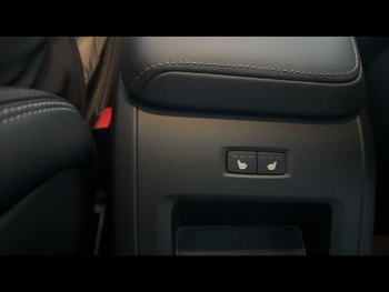 Photo 10 du bon plan VOLVO XC60 T6 Hybride Rechargeable 253 + 145ch Ultra Style Dark Geartronic 8 AWD occasion à 54990 €
