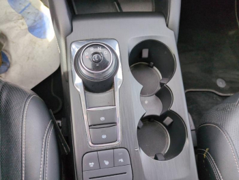 Photo 11 du bon plan FORD Kuga 2.5 Duratec 190ch FHEV E85 Vignale BVA occasion à 27900 €