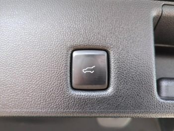 Photo 22 du bon plan FORD Kuga 2.5 Duratec 190ch FHEV E85 Vignale BVA occasion à 27900 €