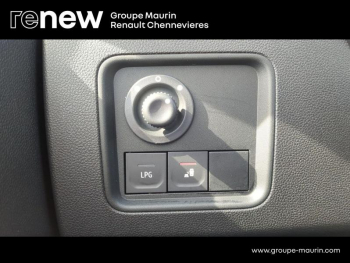 Photo 15 du bon plan DACIA Duster 1.0 ECO-G 100ch Prestige + 4x2 occasion à 15990 €