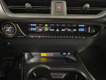 Photo 9 du bon plan LEXUS UX 300h F SPORT Design 2WD MC25 occasion à 36990 €