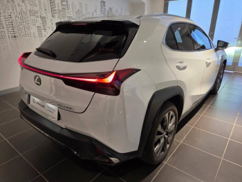 Photo 15 du bon plan LEXUS UX 300h F SPORT Design 2WD MC25 occasion à 36990 €