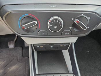 Photo 26 du bon plan HYUNDAI i20 1.0 T-GDi 100ch Hybrid Business occasion à 14690 €