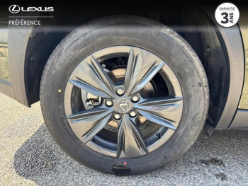 Photo 4 du bon plan LEXUS UX 300h Luxe TO 2WD MC occasion à 33990 €