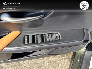 Photo 12 du bon plan LEXUS UX 300h Luxe TO 2WD MC occasion à 33990 €
