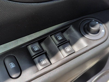 Photo 14 du bon plan RENAULT Captur 0.9 TCe 90ch Stop&Start energy Intens eco² occasion à 6800 €