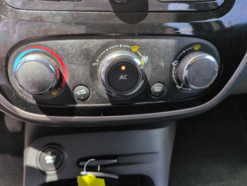 Photo 19 du bon plan RENAULT Captur 0.9 TCe 90ch Stop&Start energy Intens eco² occasion à 6800 €