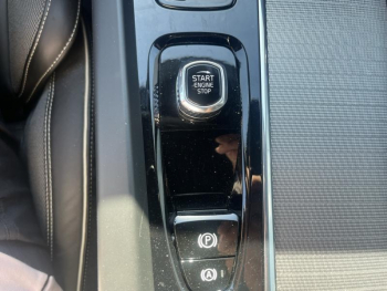 Photo 12 du bon plan VOLVO V60 B3 163ch R-Design Geartronic 8 occasion à 24900 €