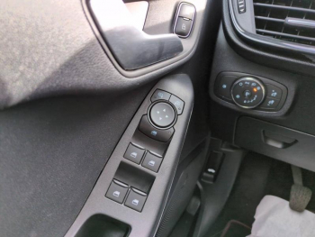 Photo 13 du bon plan FORD Fiesta 1.0 Flexifuel 95ch ST-Line 5p occasion à 15900 €