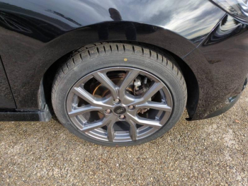 Photo 21 du bon plan FORD Fiesta 1.0 Flexifuel 95ch ST-Line 5p occasion à 15900 €