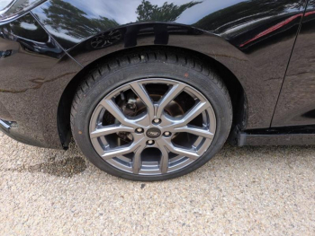 Photo 24 du bon plan FORD Fiesta 1.0 Flexifuel 95ch ST-Line 5p occasion à 15900 €
