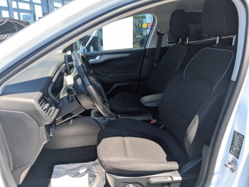 Photo 10 du bon plan FORD Focus 1.0 Flexifuel mHEV 125ch Titanium Style occasion à 15490 €