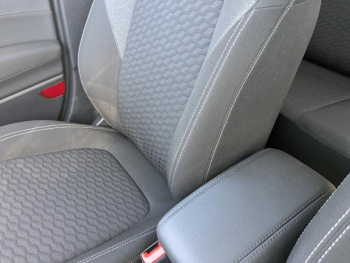 Photo 19 du bon plan FORD Fiesta 1.0 Flexifuel 95ch Titanium Business 5p occasion à 17990 €