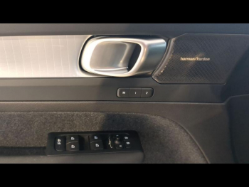 Photo 17 du bon plan VOLVO XC40 B3 163ch Plus DCT 7 occasion à 38990 €