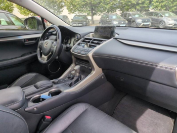 Photo 14 du bon plan LEXUS NX 200t 4WD Luxe occasion à 18990 €