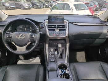 Photo 21 du bon plan LEXUS NX 200t 4WD Luxe occasion à 18990 €