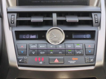 Photo 24 du bon plan LEXUS NX 200t 4WD Luxe occasion à 18990 €