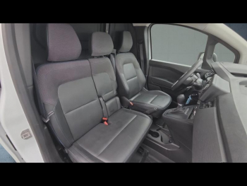Photo 15 du bon plan NISSAN TOWNSTAR L1 EV 45 kWh Acenta chargeur 22 kW occasion à 20990 €