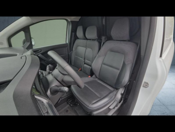 Photo 17 du bon plan NISSAN TOWNSTAR L1 EV 45 kWh Acenta chargeur 22 kW occasion à 20990 €