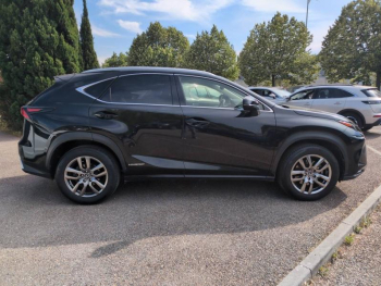 Photo 5 du bon plan LEXUS NX 300h 4WD Executive occasion à 25990 €