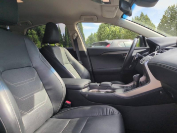 Photo 15 du bon plan LEXUS NX 300h 4WD Executive occasion à 25990 €