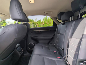 Photo 18 du bon plan LEXUS NX 300h 4WD Executive occasion à 25990 €