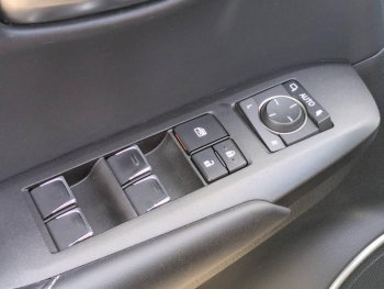 Photo 19 du bon plan LEXUS NX 300h 4WD Executive occasion à 25990 €